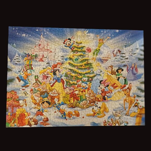 Ravensburger A Disney Christmas Jigsaw Puzzle, 1000 Pieces - Picture 2 of 3